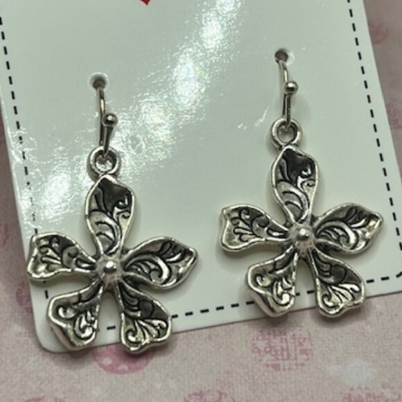 3/$15~Etched Flower Earrings - Picture 3 of 4